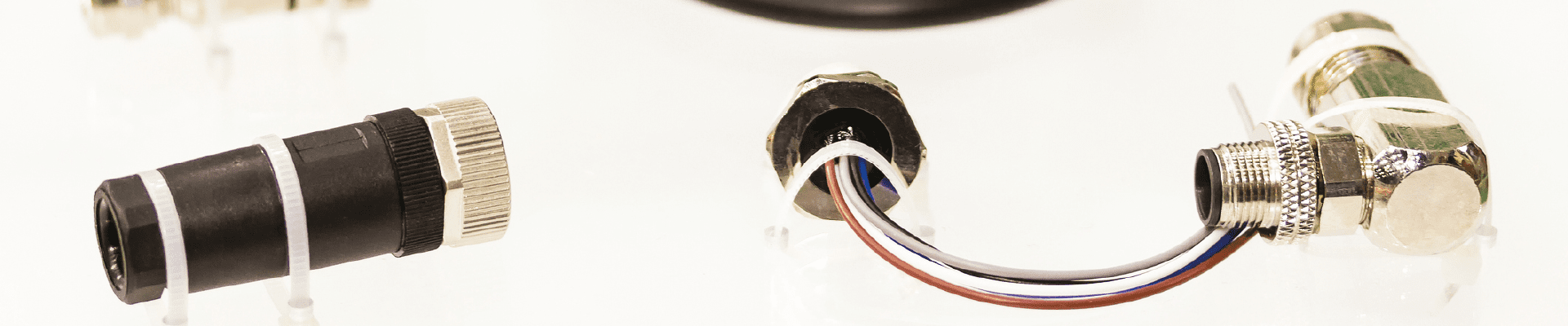 Optic fiber connector